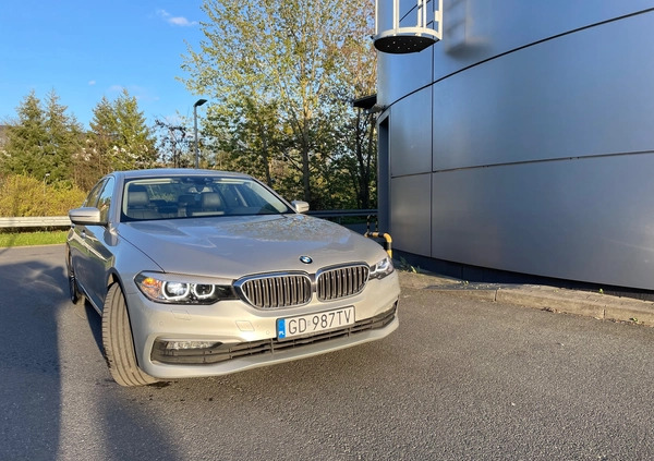 BMW Seria 5 cena 99500 przebieg: 136000, rok produkcji 2017 z Gdańsk małe 211